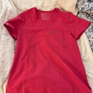 Shocking pink women’s figs scrub top, size small